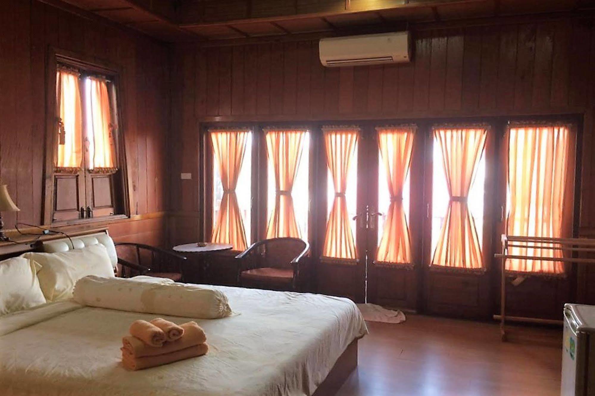 Beau And Blonde House Kamala Hotell Eksteriør bilde